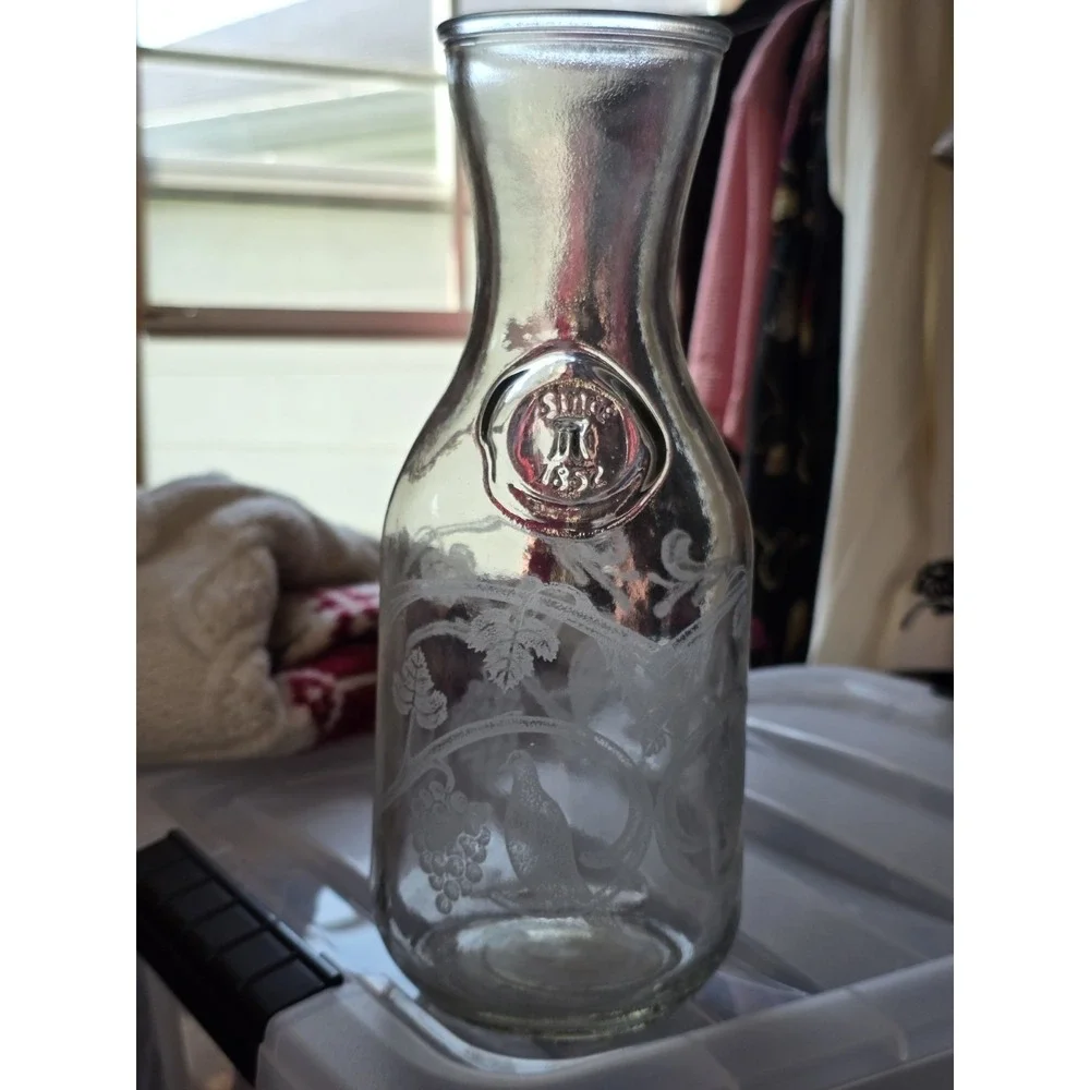antique wine carafe decanter‎